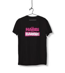 Hem Harbi Hem Barbie Yazılı Siyah Sıfır Yaka Tişört